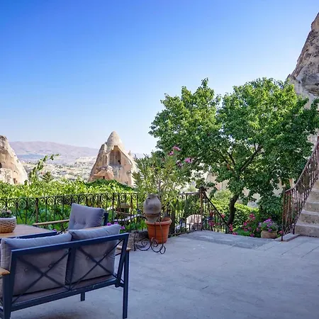 アンバー ケーブ スイーツ ホテル 3*