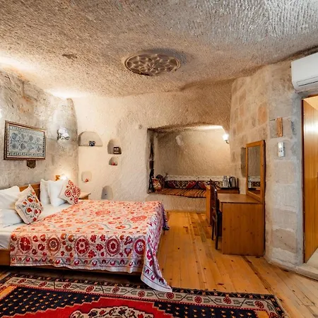 アンバー ケーブ スイーツ ギョレメ