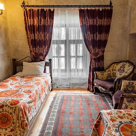 アンバー ケーブ スイーツ ホテル 3*