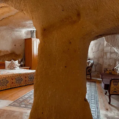 アンバー ケーブ スイーツ ホテル 3*