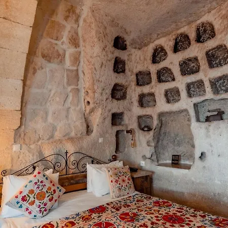 Hotel Amber Cave