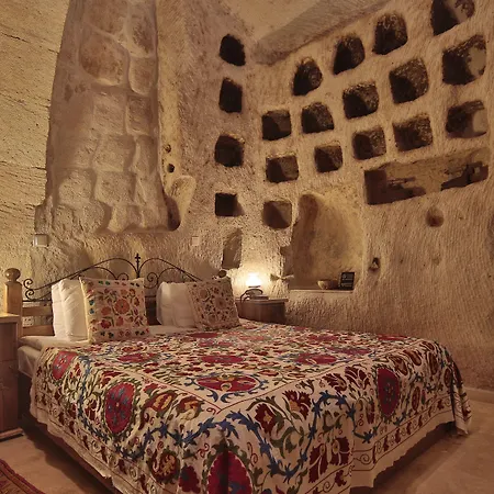 ホテル アンバー ケーブ スイーツ 3*