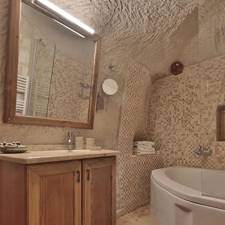 アンバー ケーブ スイーツ ホテル 3*