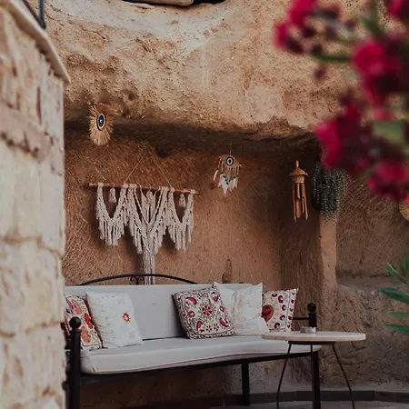 Amber Cave Hotel 3*