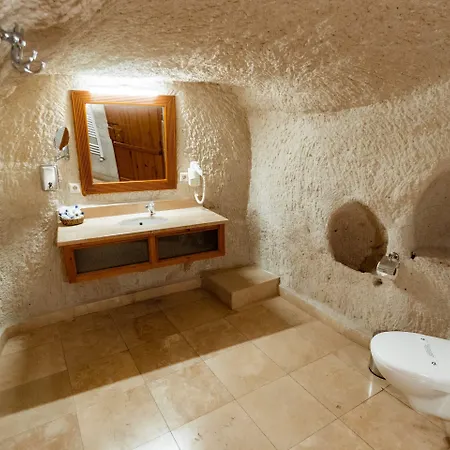Amber Cave 3*