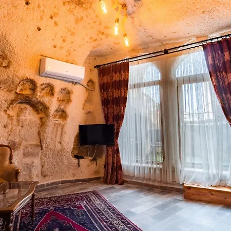 アンバー ケーブ スイーツ 3* ギョレメ