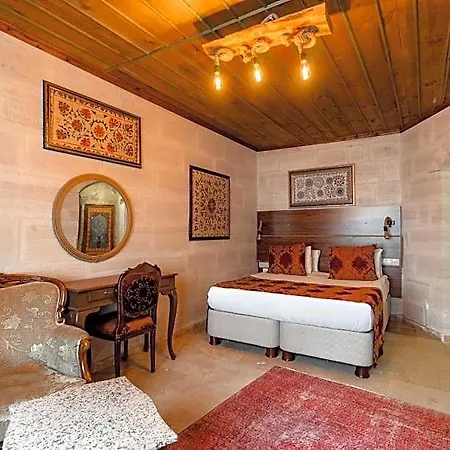 Hotel Amber Cave