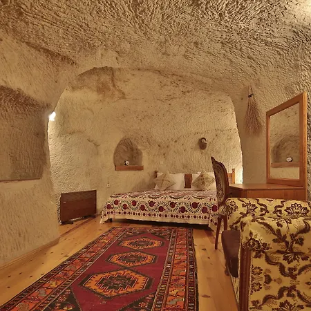 Hotel Amber Cave 3*