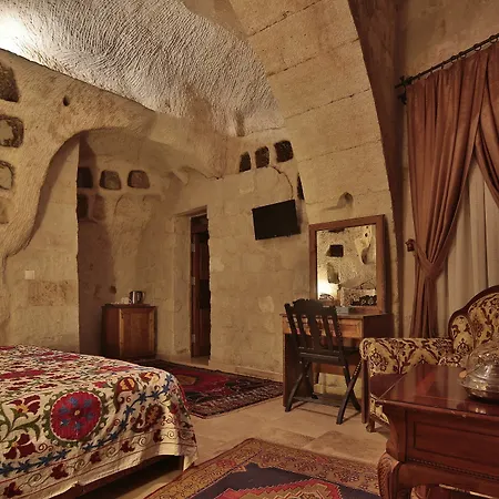 Hotel Amber Cave 3*