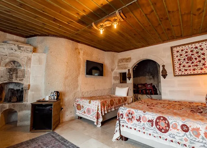 アンバー ケーブ スイーツ ホテル 3*