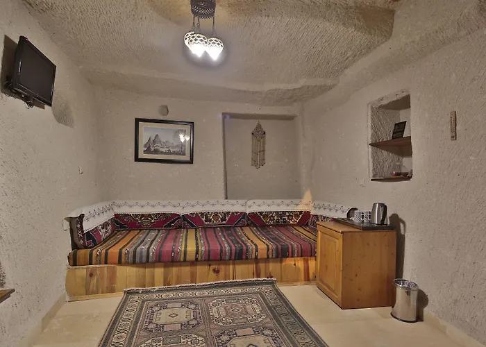 ホテル アンバー ケーブ スイーツ 3*