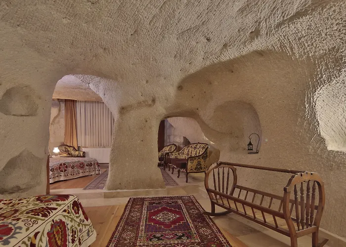 アンバー ケーブ スイーツ 3* ギョレメ