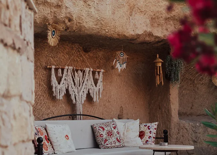 アンバー ケーブ スイーツ ホテル 3*