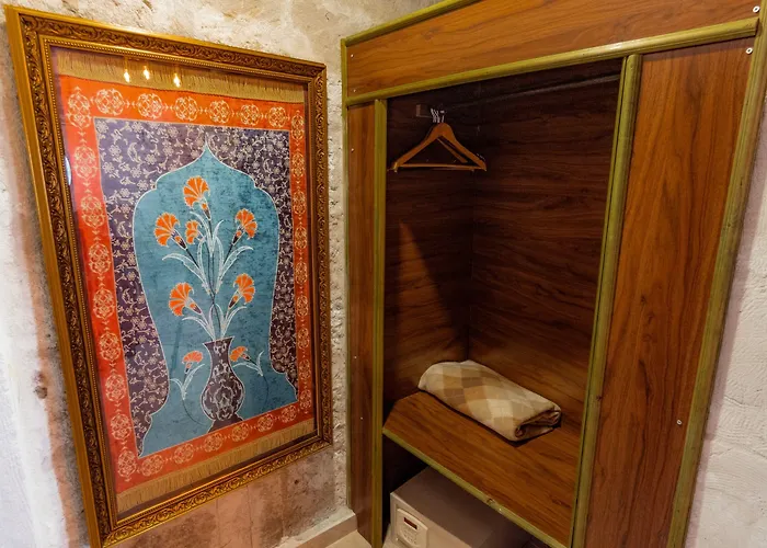 ホテル アンバー ケーブ スイーツ 3*