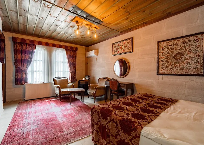 ホテル アンバー ケーブ スイーツ 3*