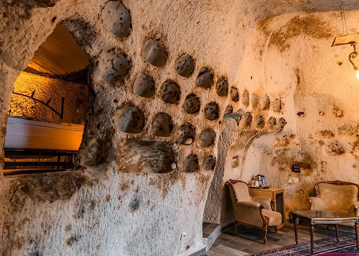 ホテル アンバー ケーブ スイーツ 3*